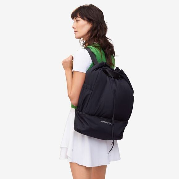 NWT Beyond Yoga Black Drawstring Convertible Gym Bag Backpack - Picture 1 of 8
